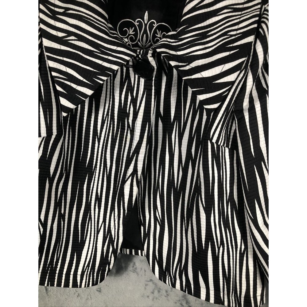 Trevan Blazer Jacket Women’s Size 8 3/4 Length Sleeve Animal Print - Picture 6 of 16
